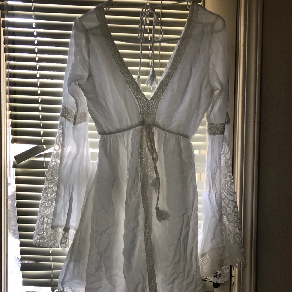 White boho long sleeve dress